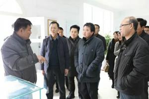 安陽市高新區(qū)負(fù)責(zé)人李長治、管委會副主任牛福生一行深入我司調(diào)研